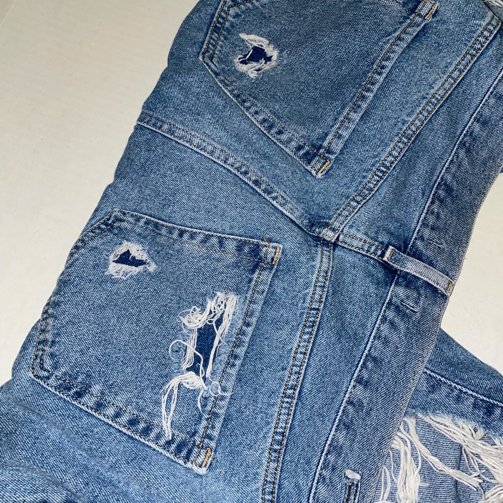 High waisted mom distressed jeans - Picture 3 of 4